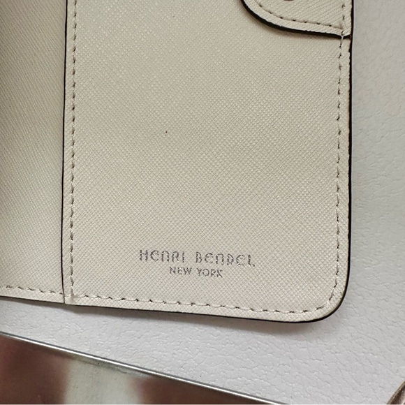 Henri Bendel Crossbody Wallet - Picture 14 of 15